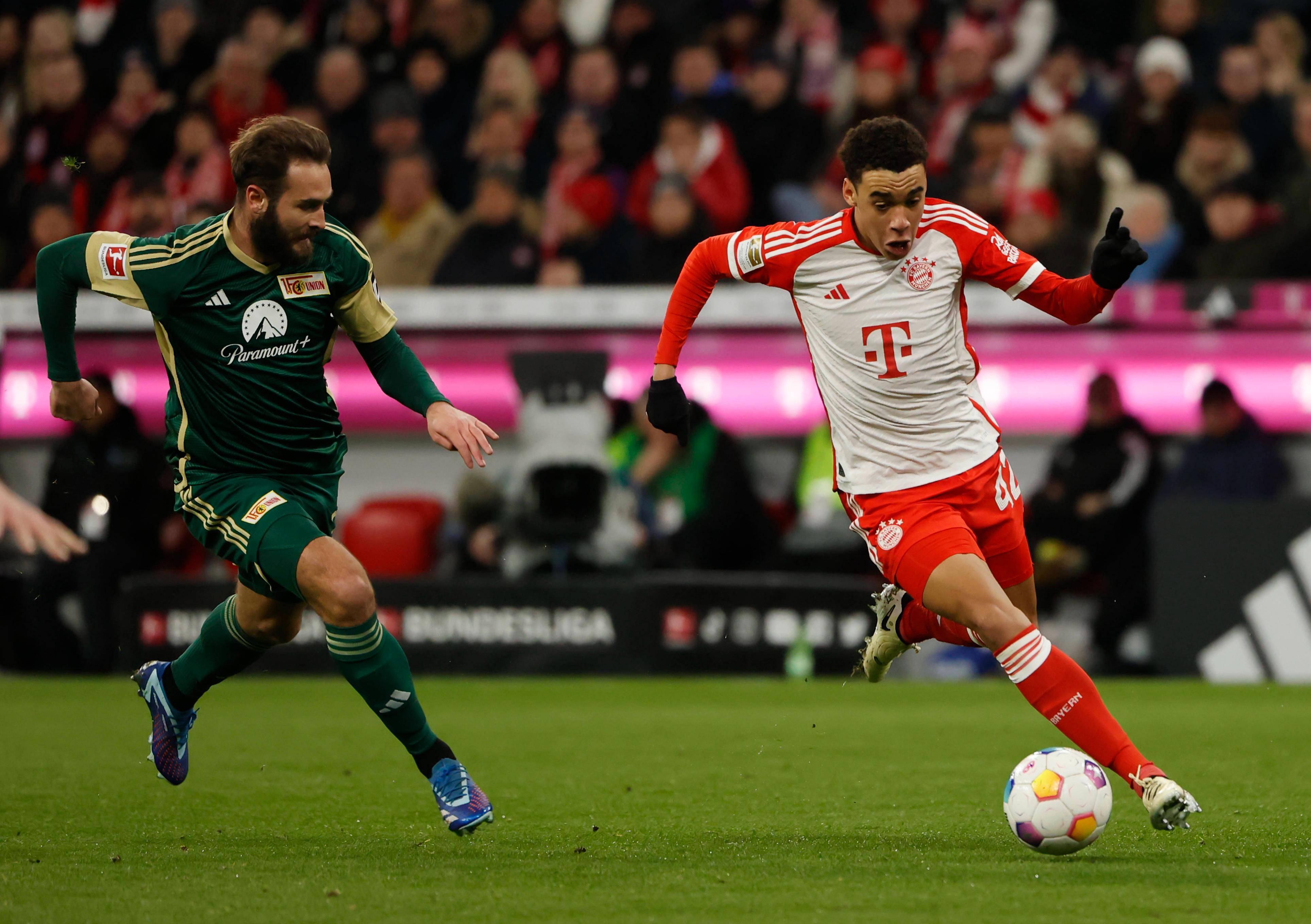 拜仁慕尼黑防守坚决，成功守住胜利，掌声雷动的简单介绍