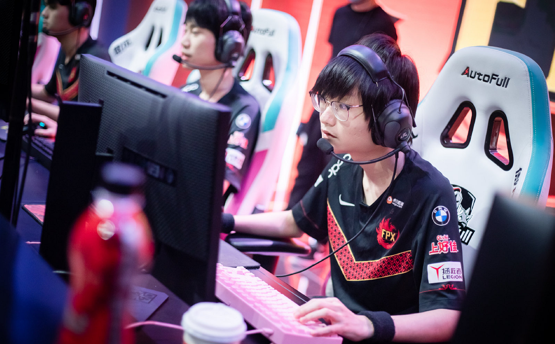 FPX碾压EG,Zeus完成史诗逆转峡谷大战八强赛,技惊四座 FPX碾压EG,Zeus完成史诗逆转峡谷大战八强赛,技惊四座