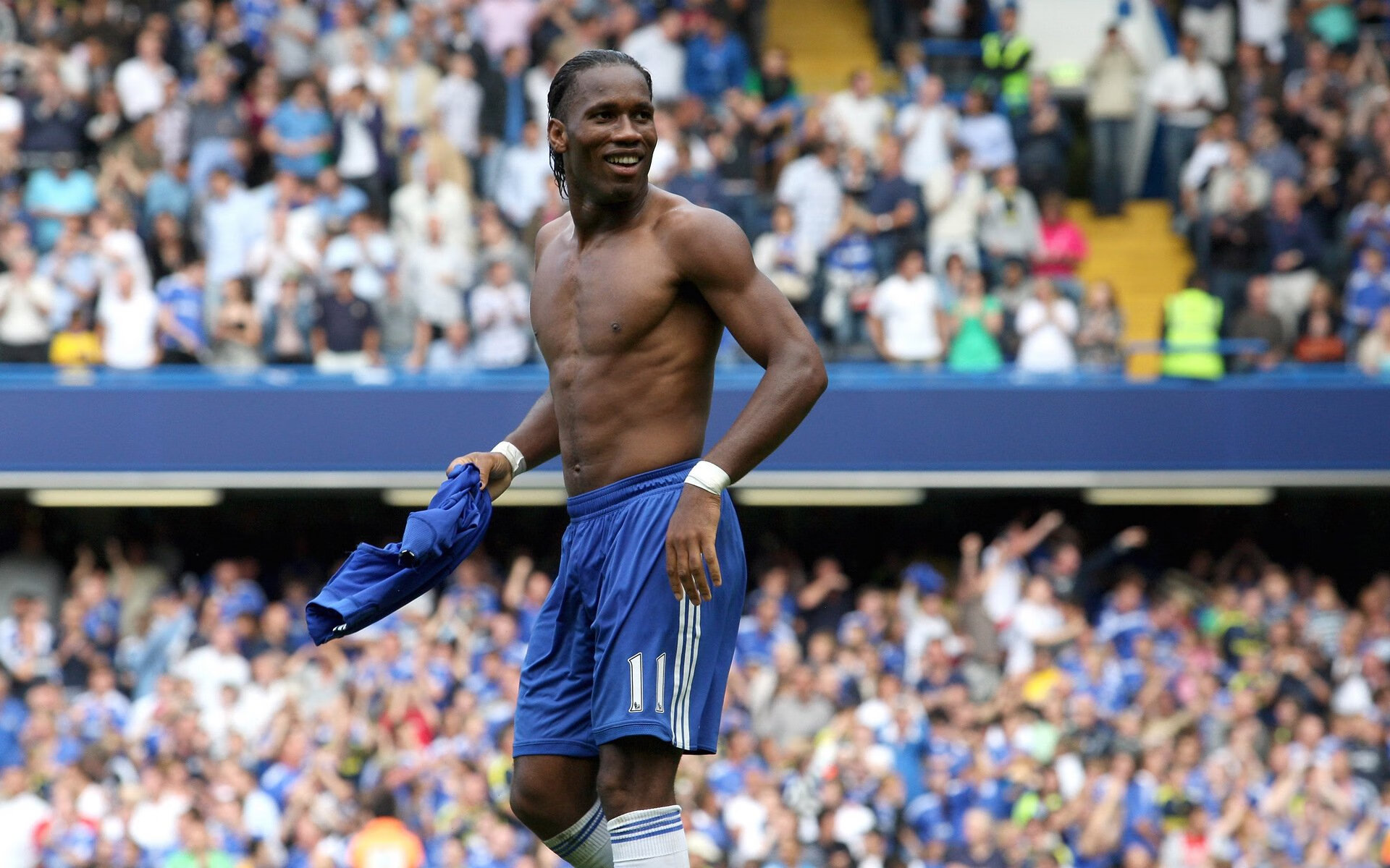 双星闪耀夜,内马尔绝境救主,乌克兰火力全开,足球世界再谱冰与火之歌