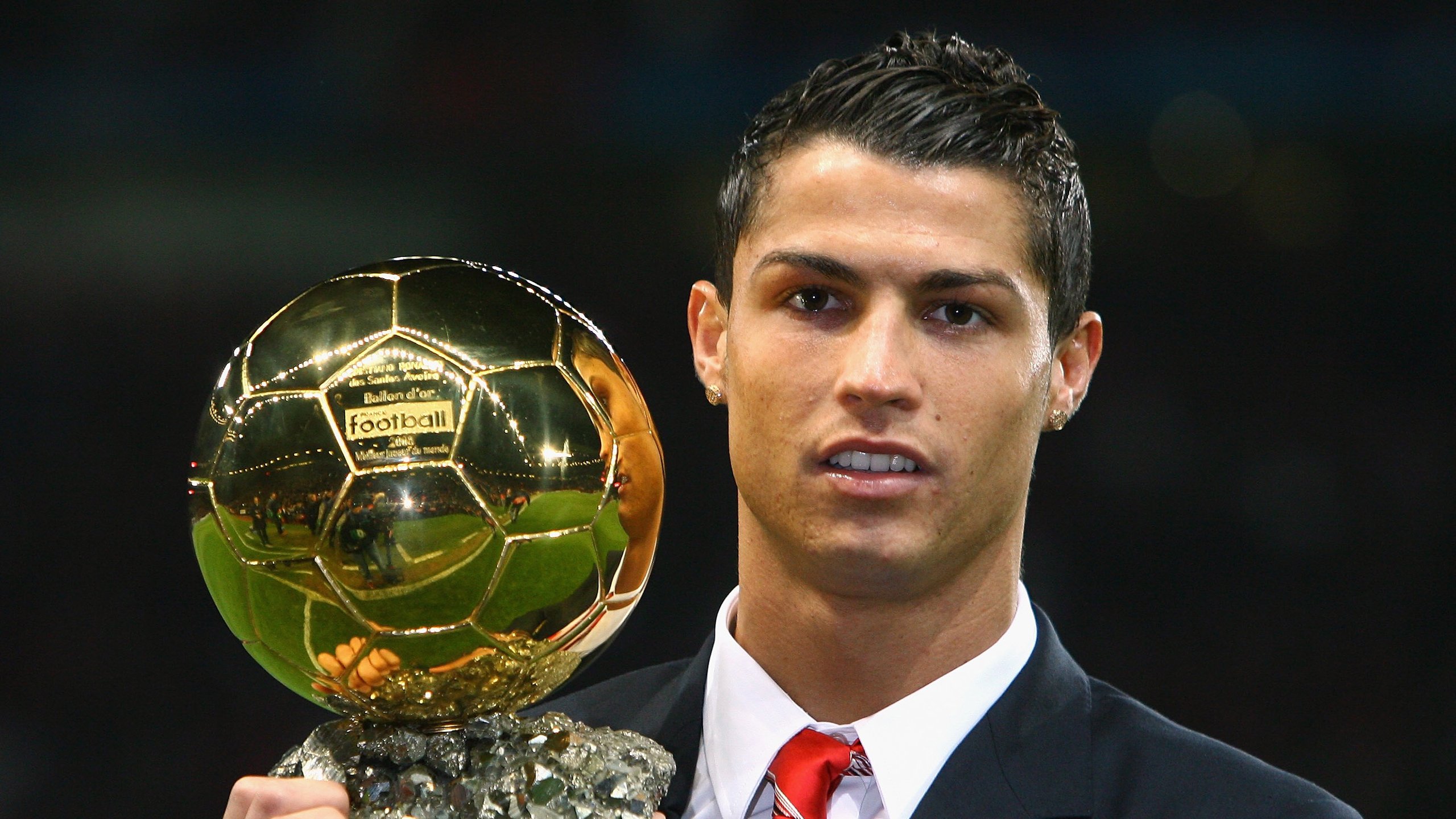 双城记，曼联的团队交响乐与凯恩的个人史诗—强者归来的两种注解